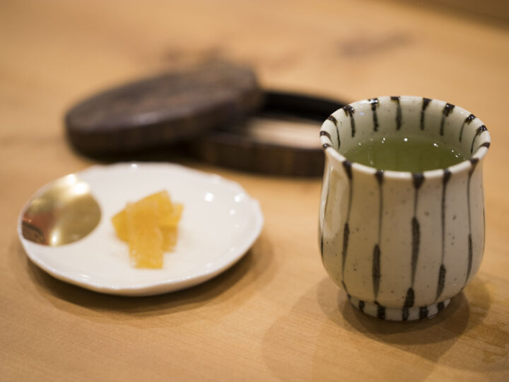 Upplev smak av Japan genom japanska teer och matchande veganska rätter.
